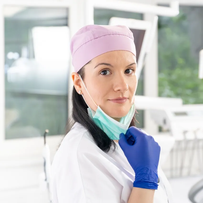 Dr. Roxana Usturoi, medic stomatolog la PreDental